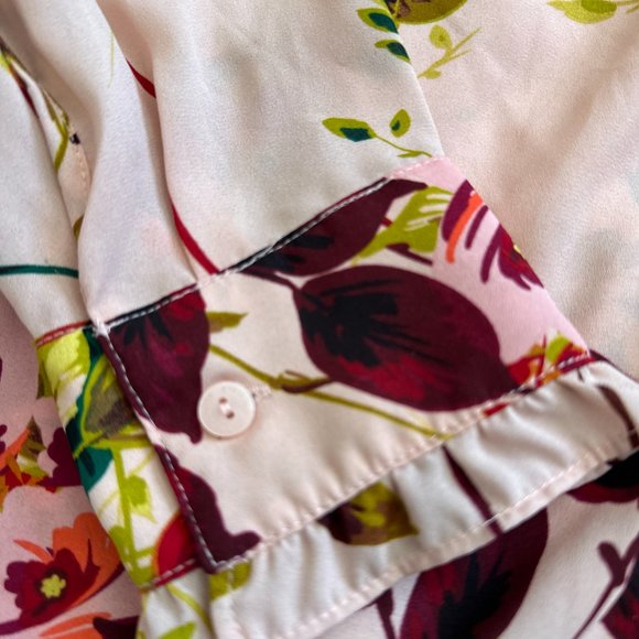 NWT Gorgeous Pink Floral Blouse - Picture 3 of 3